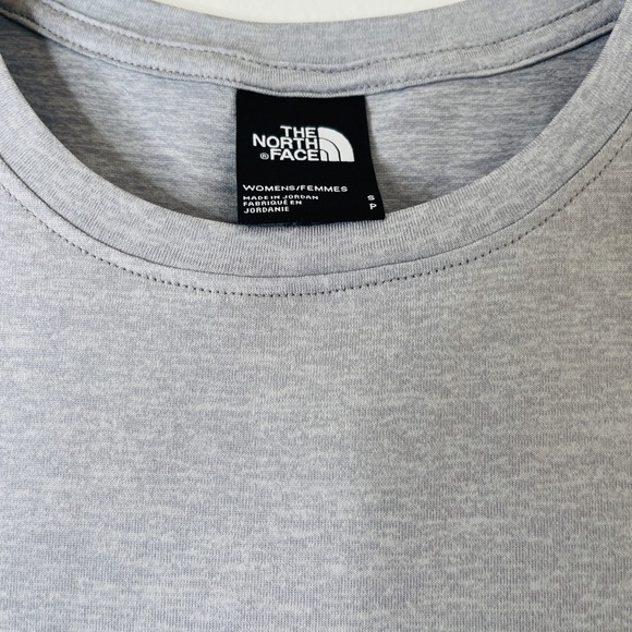 The North Face Crew Neck Dry Fit Top - Picture 2 of 4